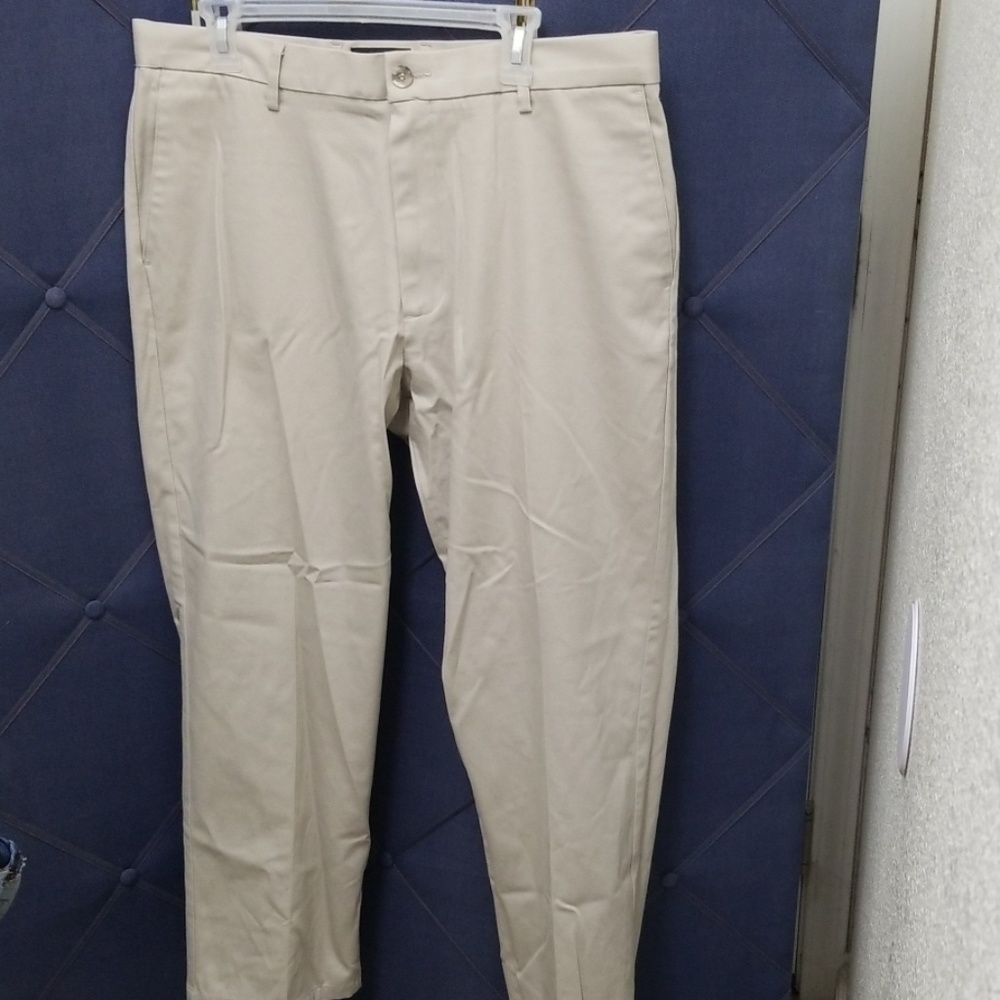 Dockers straight fit chinos, 36x29, like new